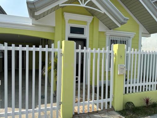 B&B Angeles City - 4 Bedroom Bungalow, Angeles City - Bed and Breakfast Angeles City