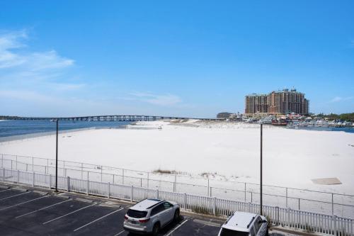East Pass 208 near Destin Harbor Boardwalk