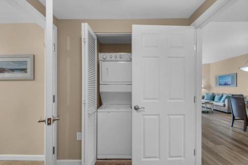 Palms Resort #1813 Jr 2BR by RealJoy Vacations - image 5