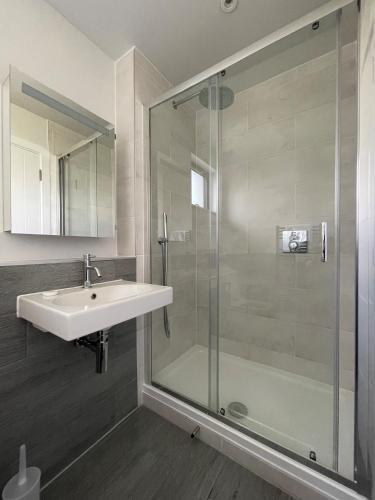 10 Putsborough - Luxury Apartment at Byron Woolacombe, only 4 minute walk to Woolacombe Beach!, Woolacombe (foto 7)