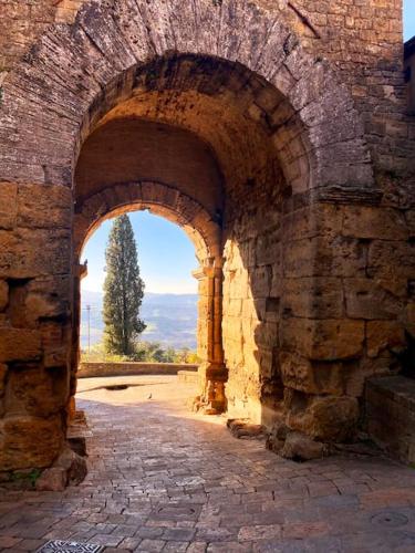  casa vacanze e brevi periodi alla porta etrusca la panchina al sole in Volterra
