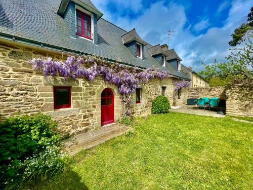 Splendide longère de 100m2 gîte à louer Rédené