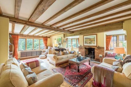 Lovely Farmhouse with Stunning Gardens in Brenchley