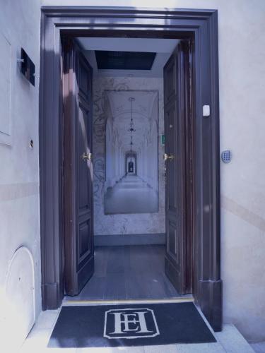 HELMIRAGE PIAZZA DI SPAGNA SUITE - image 9