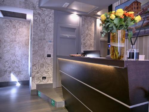 HELMIRAGE PIAZZA DI SPAGNA SUITE - image 8