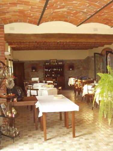 Restorāns, Agriturismo Cascina Bozzetti - Tutta La Struttura in Esclusiva in Pareto