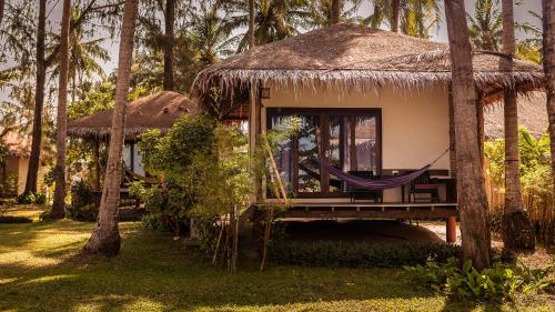 Front Garden Bungalow  image 10