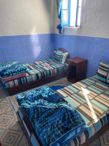 2 twin beds