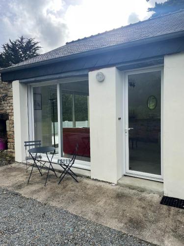 House with 4 bedrooms in Fouesnant with enclosed garden and WiFi 3 km from the beach - image 5