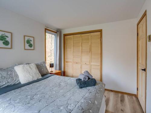 Andrea's Tremblant Village Condo, Near Beach