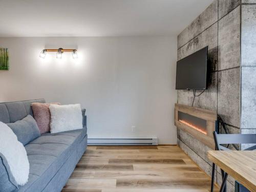 Andrea's Tremblant Village Condo, Near Beach