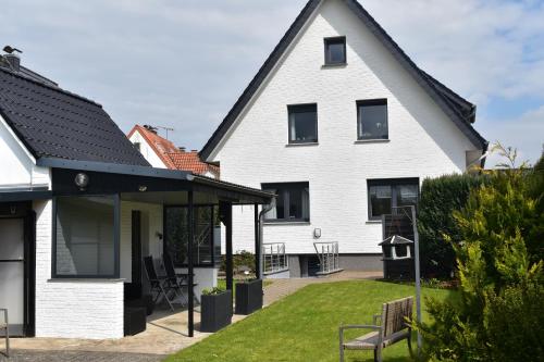 Exterior view, FeWo am Naturschutzgebiet, wohnen wie zuhause in Hiddenhausen