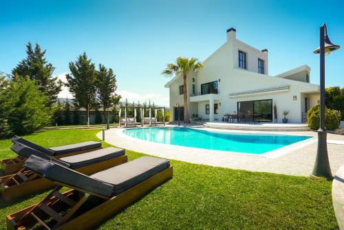 Gregory's luxury villa in Chania-70m2 pool-2000m2 garden and plot