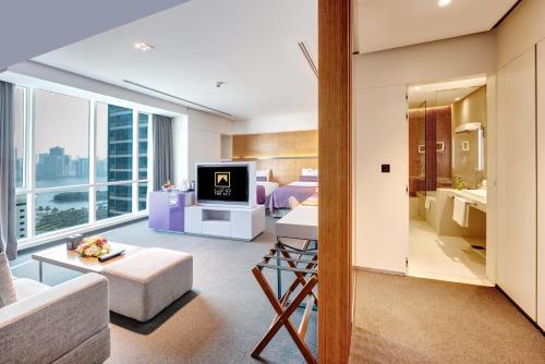 Kilátás, The Act Hotel – Sharjah in Sharjah Vízpart