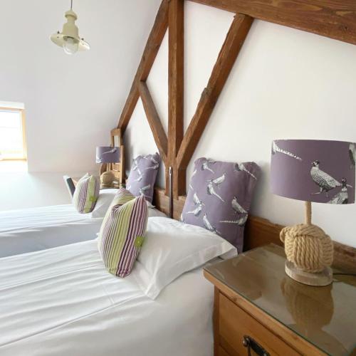 Merlin Farm Cottages short walk to Mawgan Porth Beach and central location in Cornwall