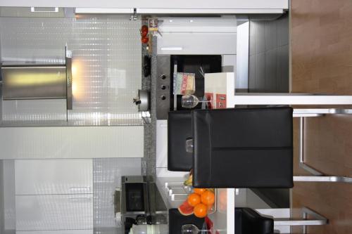One-Bedroom Apartment image 10
