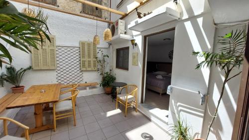 OLD TOWN TALES apartments 4