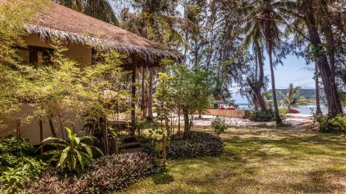 Front Garden Bungalow  image 3