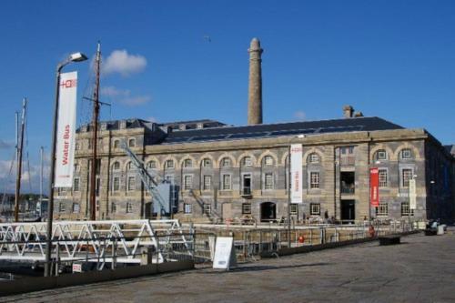 Royal William Yard. High Spec Apt.