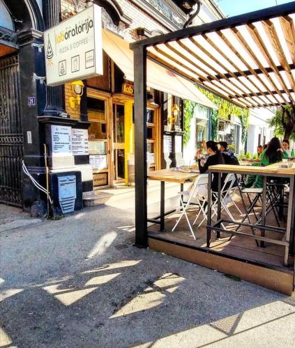 Luna apartment in Podbara