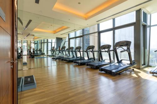 Prestige Living 1BR with Full Burj Khalifa View by Auberge - image 10