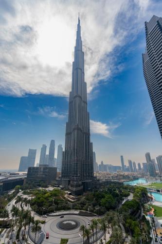 Prestige Living 1BR with Full Burj Khalifa View by Auberge, Dubaï
