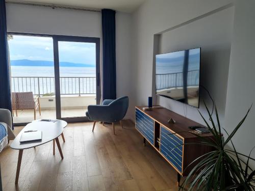  Beachfront Comfort Apartments SINAJKO in Podgora