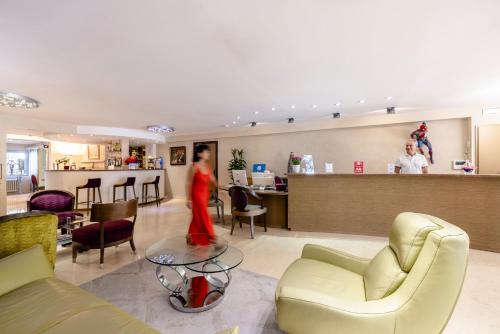 Előcsarnok, Hôtel Les Trois Roses, Grenoble Meylan in Meylan