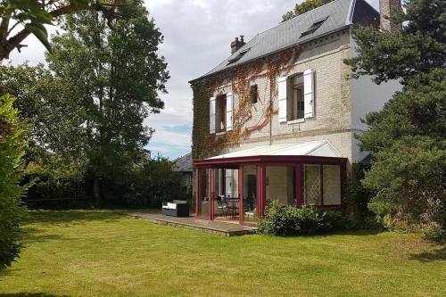 Maison de maître. Calme, WIFI, Cour fermée.