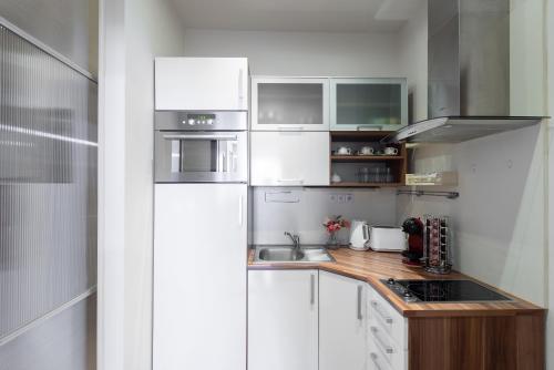 10 min City Centre 5 People Apartment, Free Coffee
