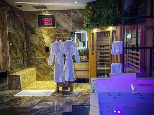 Krystalisya Room Suite Spa Privatif Sauna Jacuzzi Siege Massant, Marseille (fotografie 8)