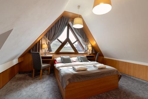 1 queen bed