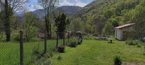 Maison au pied de la montagne