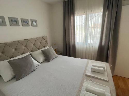  Apartments Medic in Drače