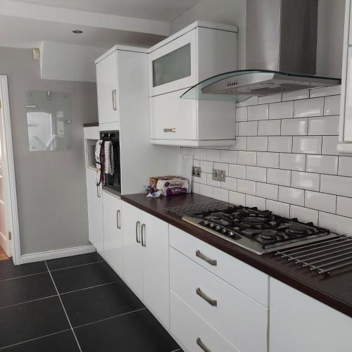 ห้องครัว, Woodstock Townhouse Belfast in บอลลีมาคาร์เรต