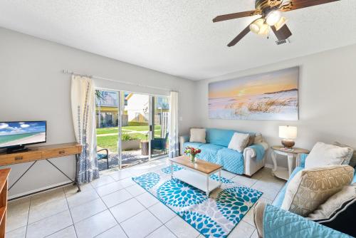 Beach House 5min Walk To Beach, Pool, Yard, Close To Shops And Activities - Miramar Beach, FL