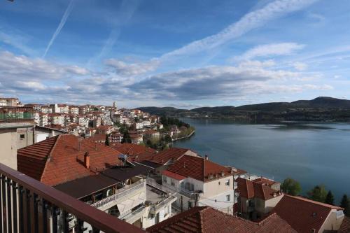 DeLuxe View Kastoria - city center apartment