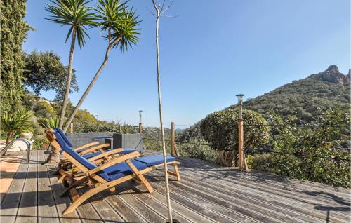 Swimming pool, Belle Maison En Pleine Nature in L'Escaillon
