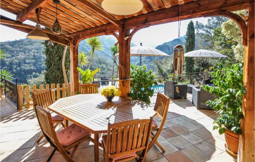 Exterior view, Belle Maison En Pleine Nature in L'Escaillon