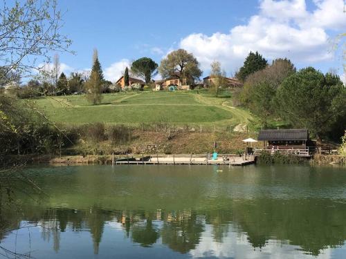 La cabane sur le lac aux Temps des Sources