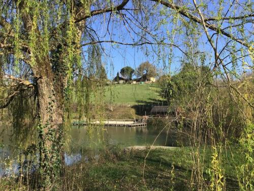 La cabane sur le lac aux Temps des Sources