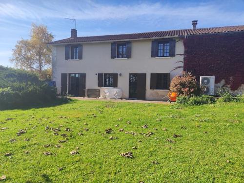 Maison familiale avec grand jardin arboré - Location saisonnière - Trélissac