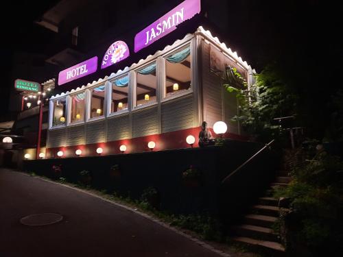 HOTEL YOGA JASMIN ehemals Hotel Eberhardt-Burghardt - 숙소 외관