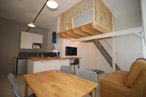 บริการและสิ่งอำนวยความสะดวก, La Menuiserie in แก๊ป