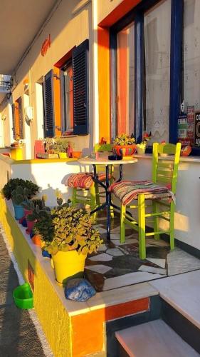  Viva Margarita in Parikia