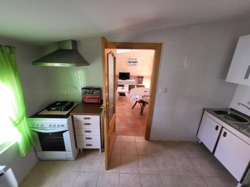 Kitchen, Casa rural cerca Tarancon-Cuenca in Villarubio