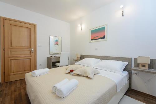 Apartments Violeta 1 - image 6