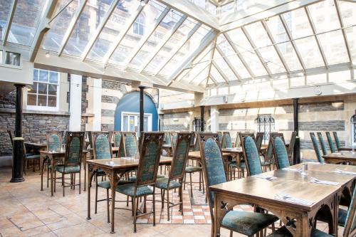 Restauracja, Arnos Manor Hotel in Bristol