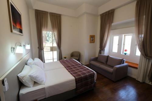 Scots House Hotel Room Type - Junior Suite with Balcony