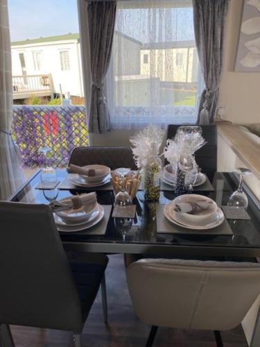 Beautiful Spacious Holiday Home - Romney Sands 5
